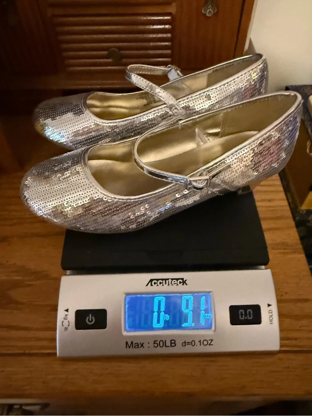 NEW Children’s Place Silver Sequined Heeled Dress Shoes Girls Size 1 Buckle